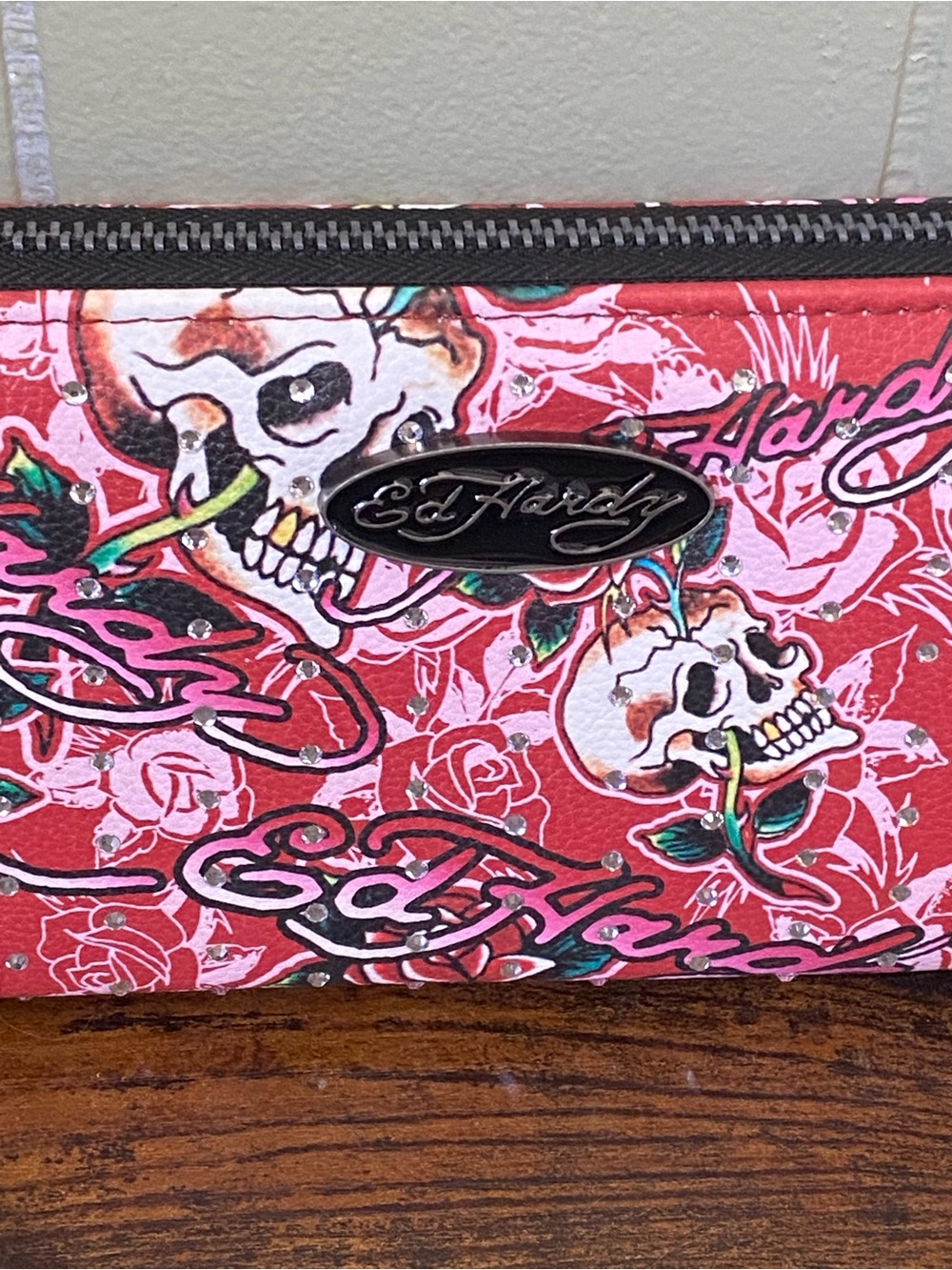 Ed Hardy Red Skull & Rose Zip Wallet with Wrist Strap NWT - Picture 3 of 5